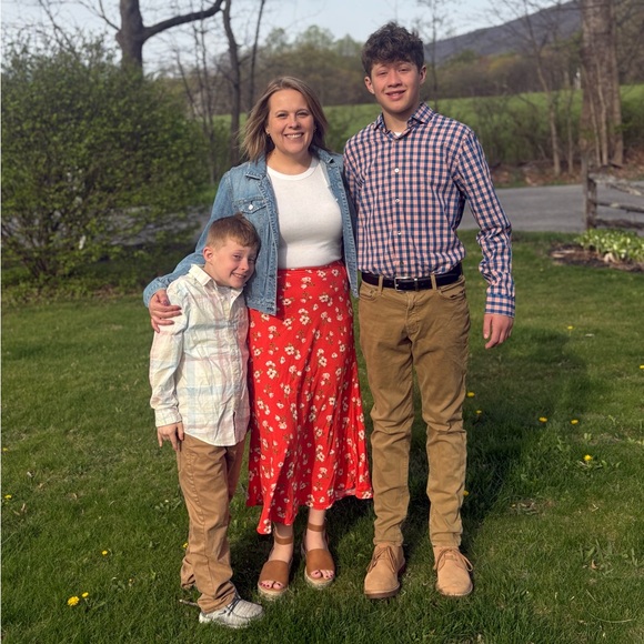 Meet your Posher, Allison - Picture 1 of 1